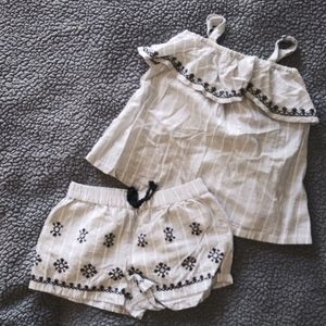 SOLD 💙 Embroidered Shorts Set